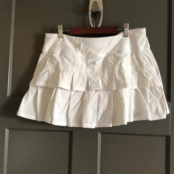 White lululemon skirt size 8 - Picture 4 of 5
